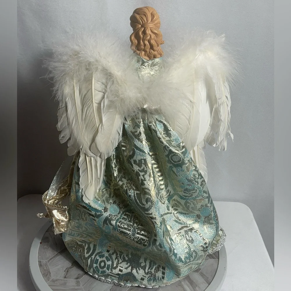 Source Unknown Angel Figurine with Gold and Cream Accents